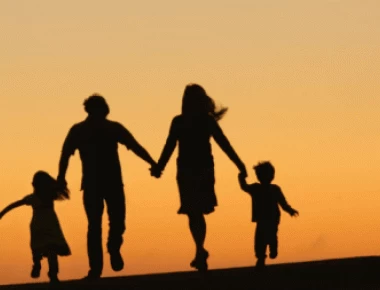 Το κίνημα της φωτιάς: Έτσι βγαίνουν στη σύνταξη στα 40 με 1.000.000 στην τράπεζα (βίντεο)